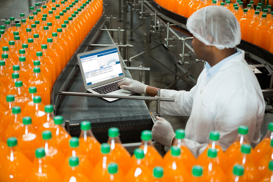 male-worker-using-laptop-SM